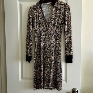 Leopard dress for sale, excellent condition, stretchy, size S.